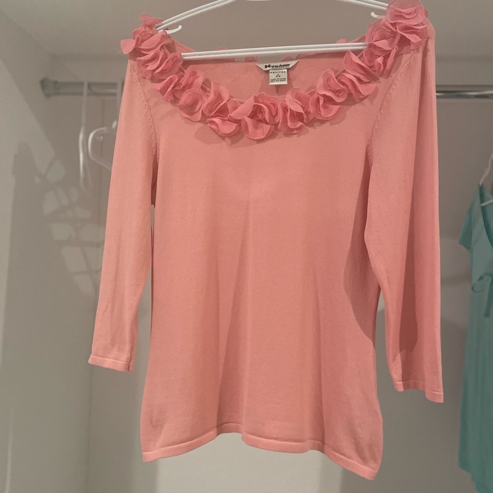 Ladies top size small Nygard Collection